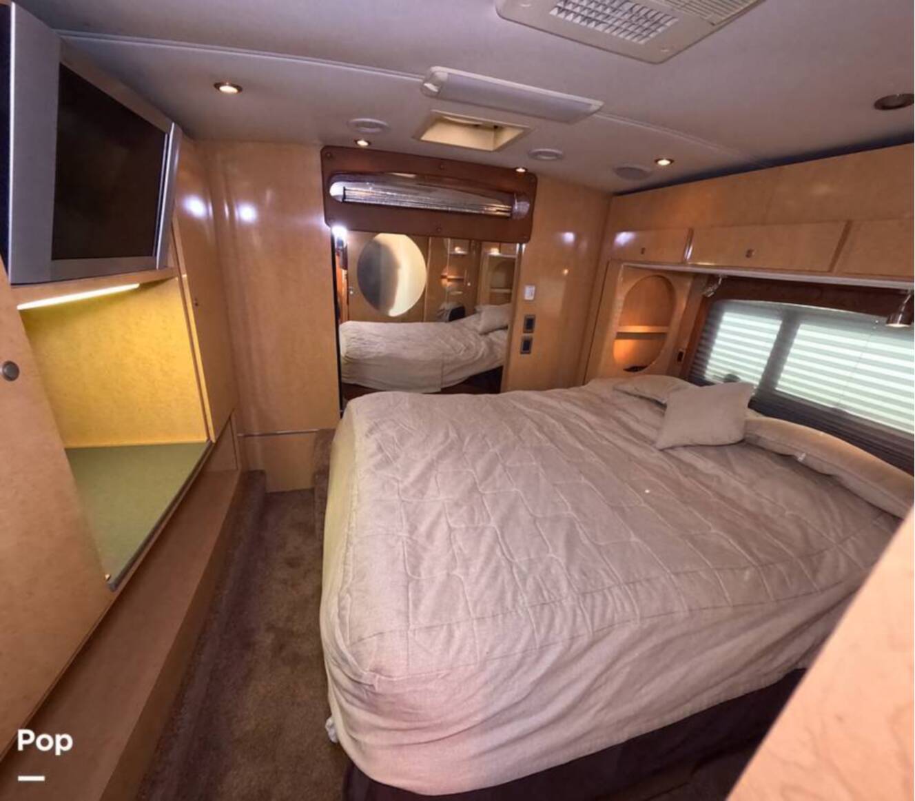 A photo of this 2006 Airstream Land Yacht A37