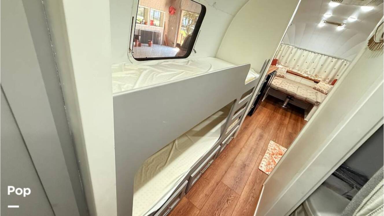 A photo of this 1973 Airstream Sovereign 31