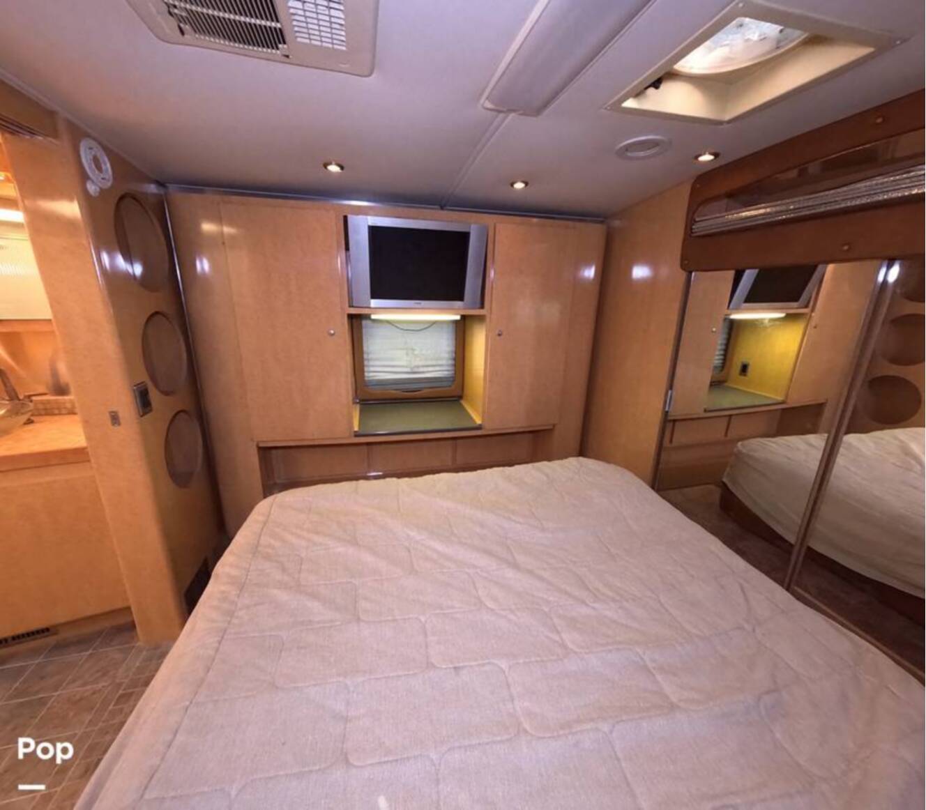 A photo of this 2006 Airstream Land Yacht A37