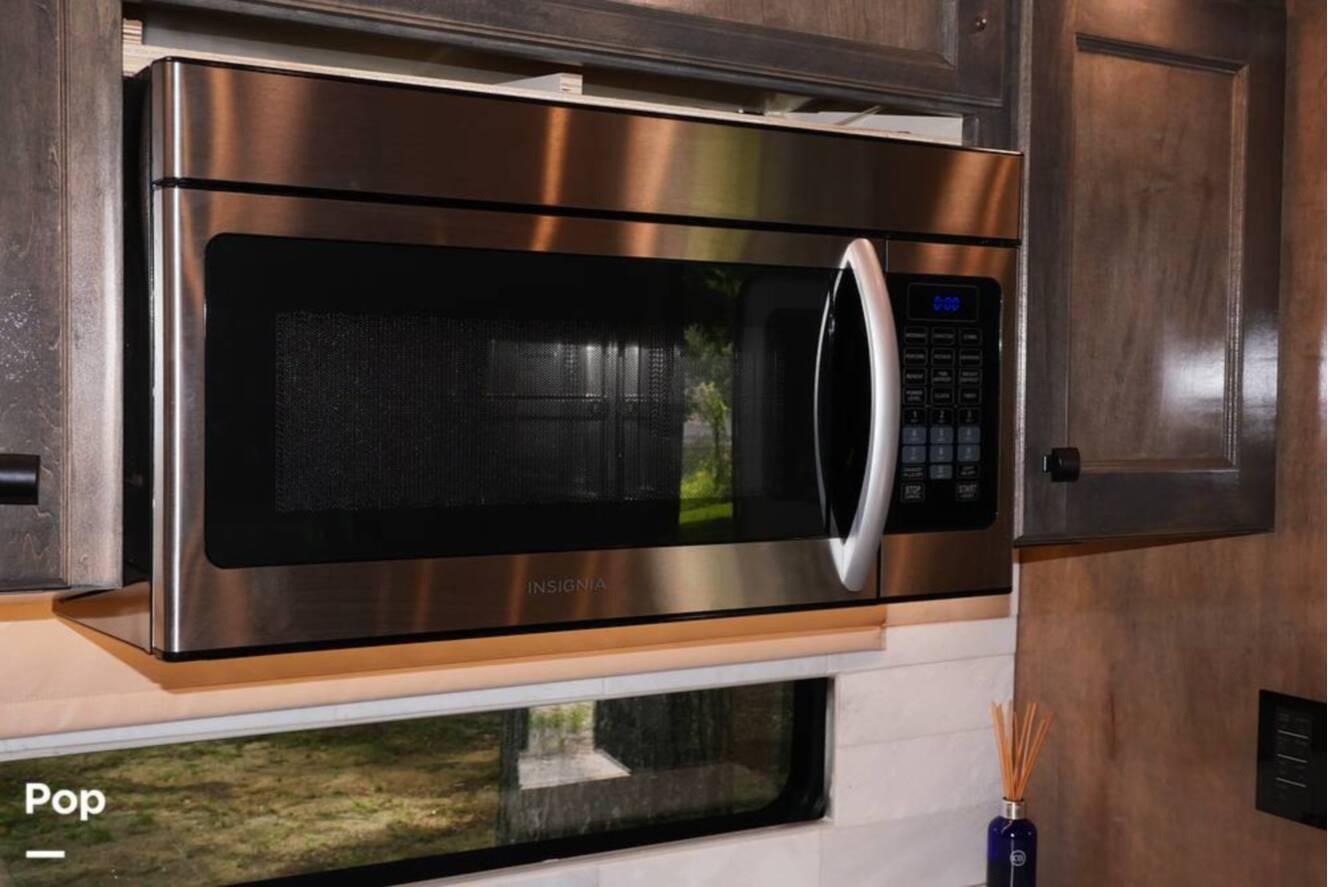 A photo of this 2022 Vanleigh Rv Beacon 42RDB
