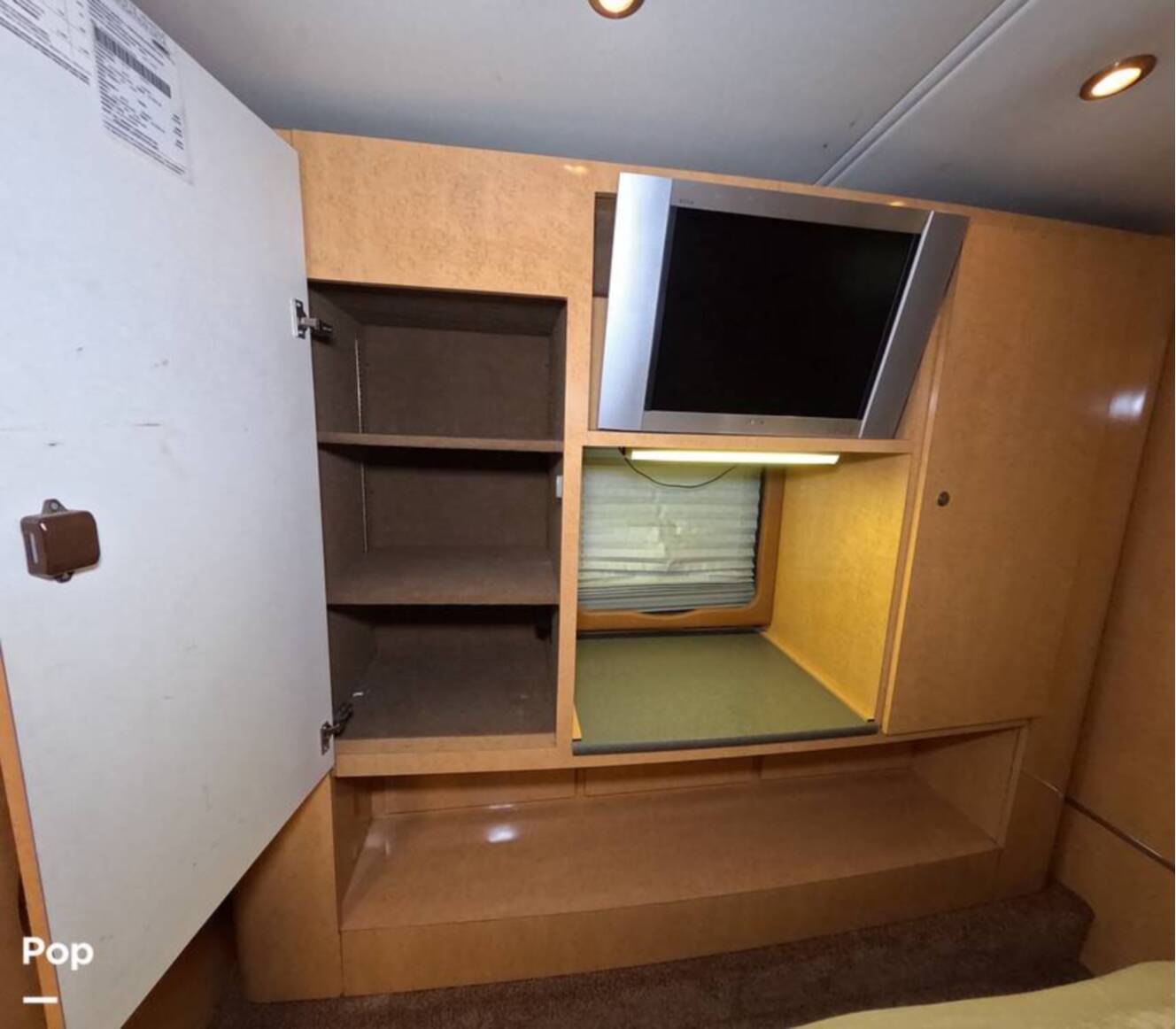 A photo of this 2006 Airstream Land Yacht A37