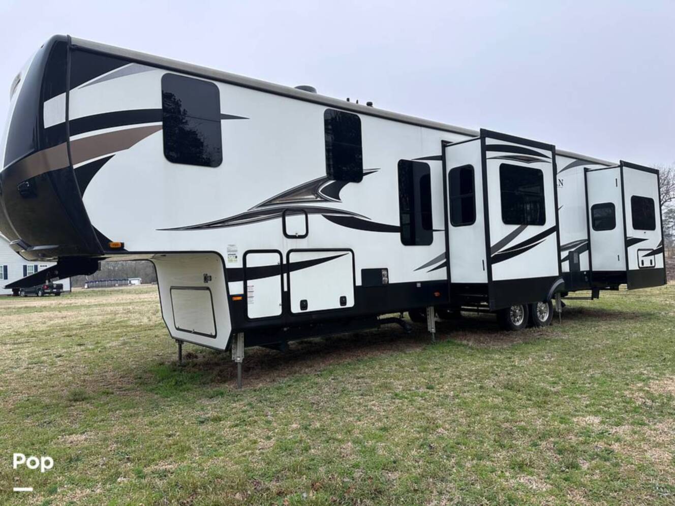 A photo of this 2021 Heartland Bighorn 3995FK