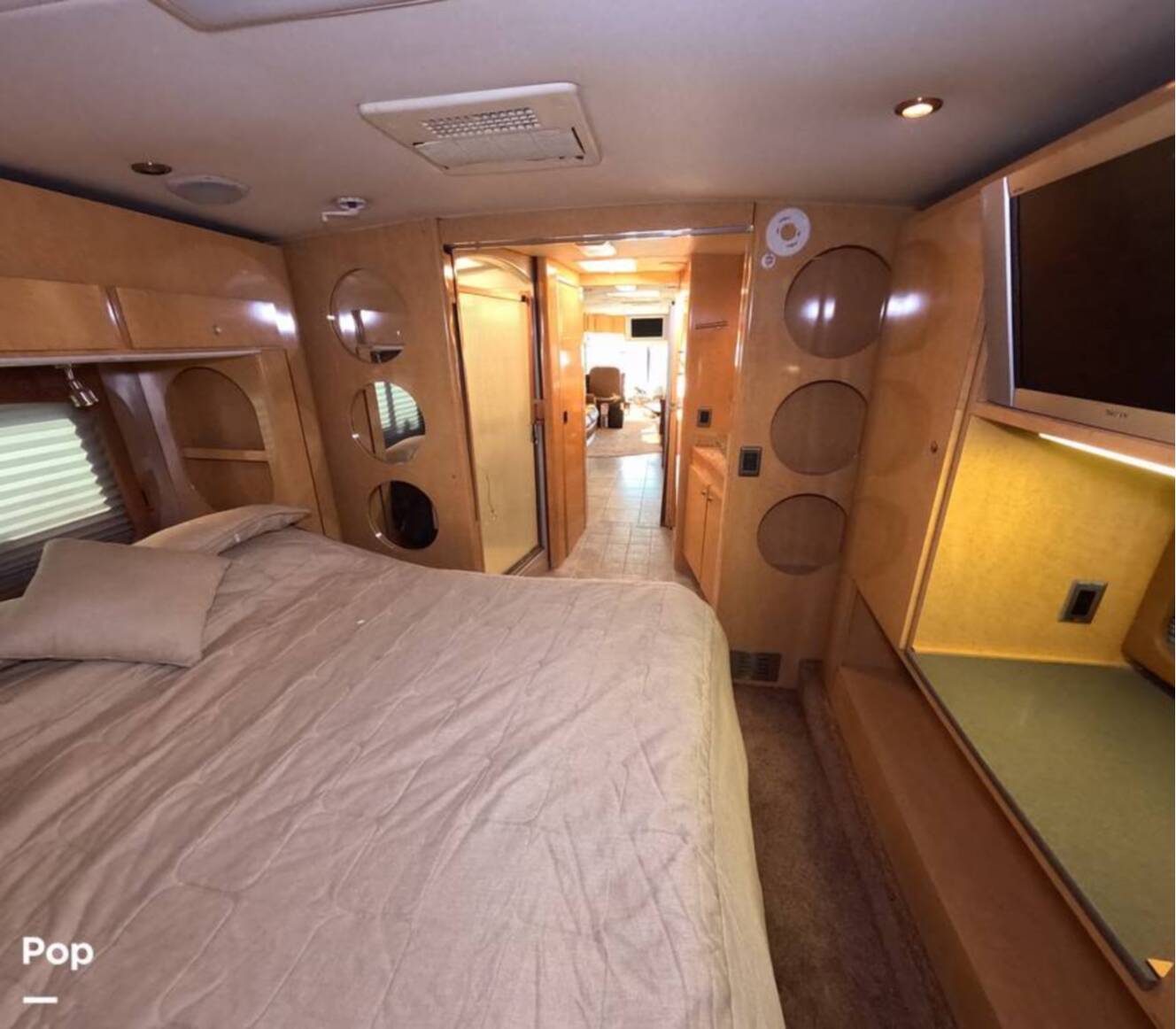 A photo of this 2006 Airstream Land Yacht A37