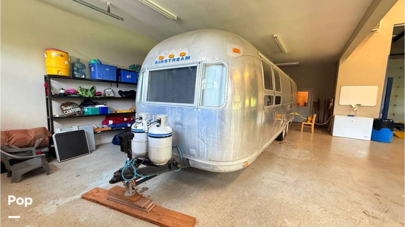 A photo of this 1973 Airstream Sovereign 31