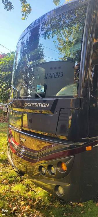 2014 Fleetwood Expedition 38S in tiverton RI