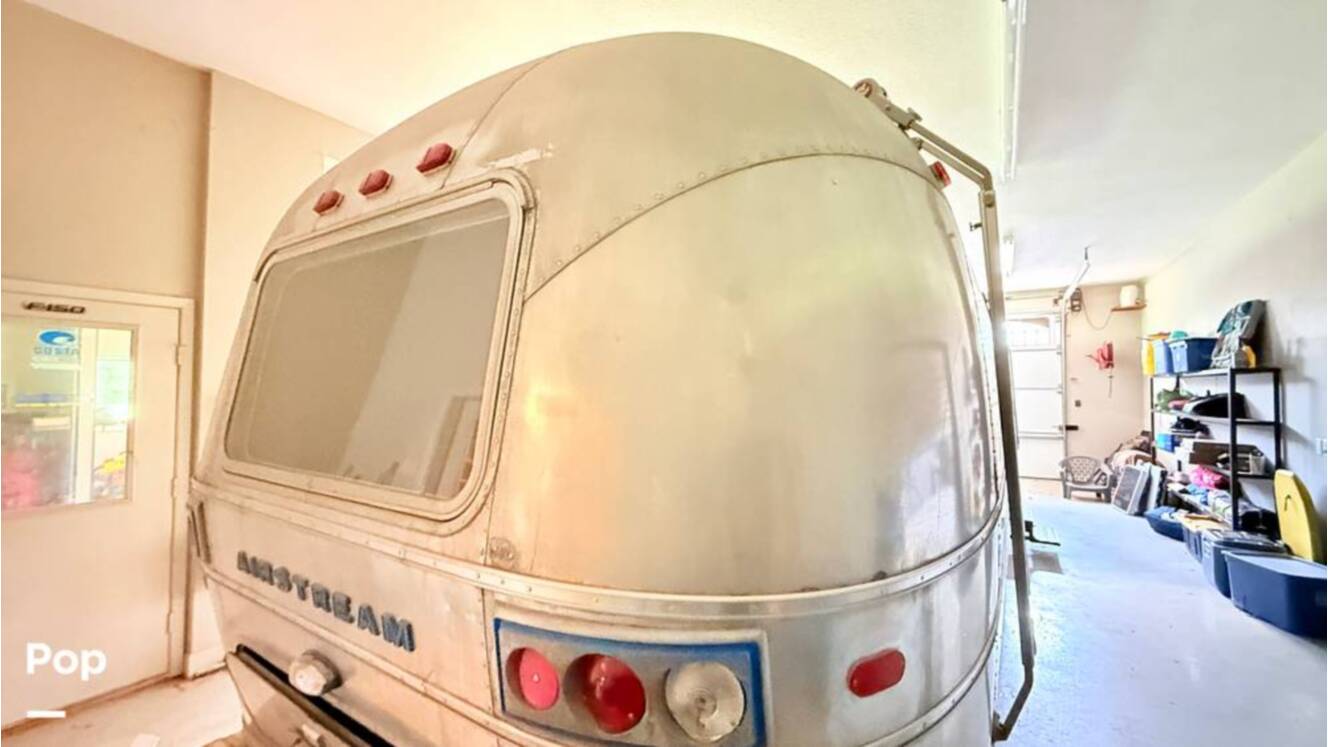 A photo of this 1973 Airstream Sovereign 31