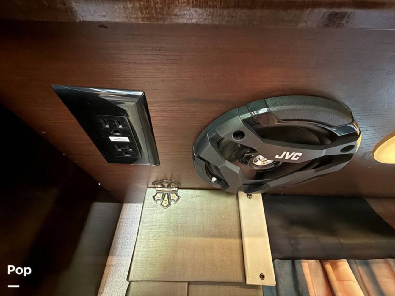 A photo of this 2017 Thor Motor Coach Quantum WS31