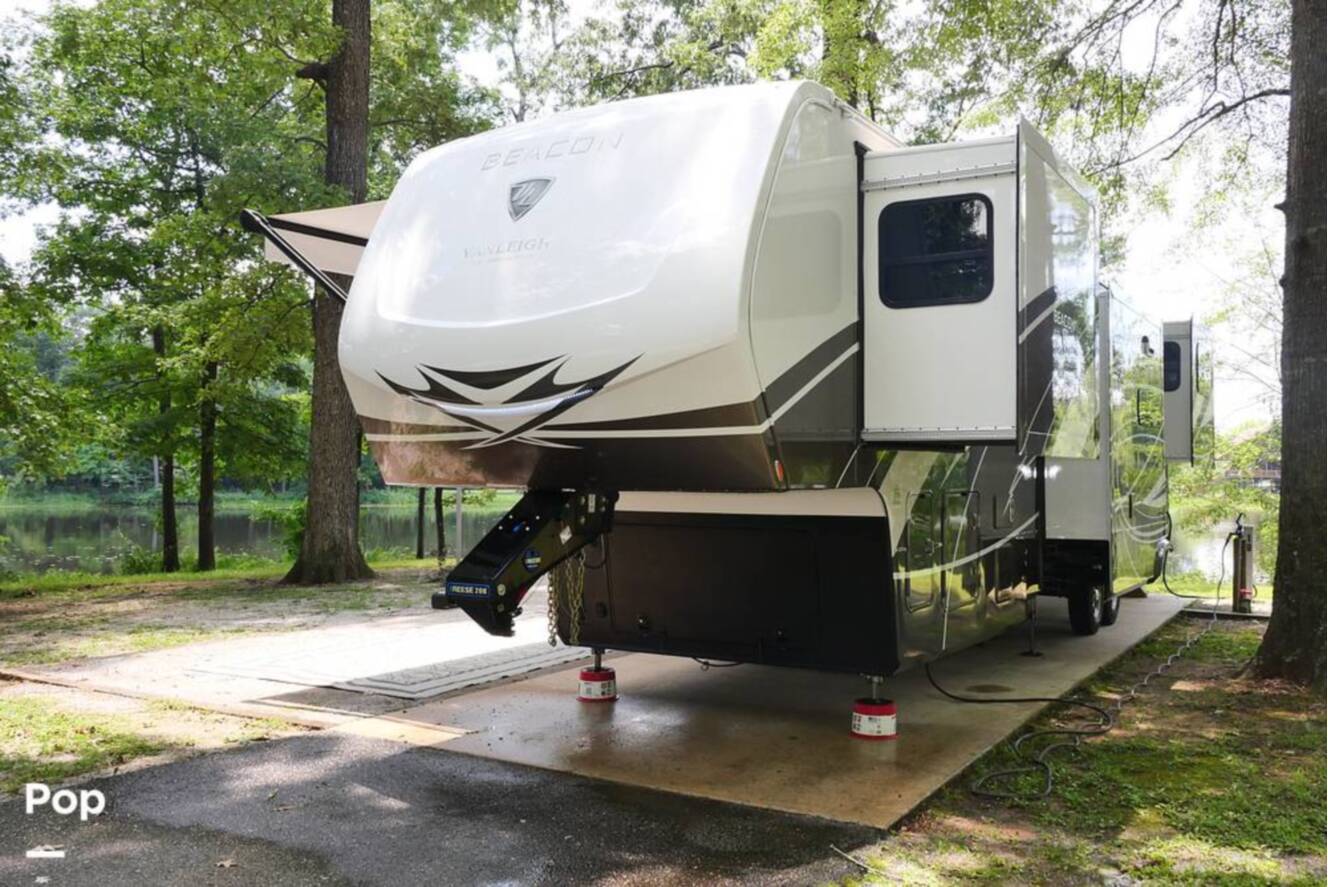 A photo of this 2022 Vanleigh Rv Beacon 42RDB