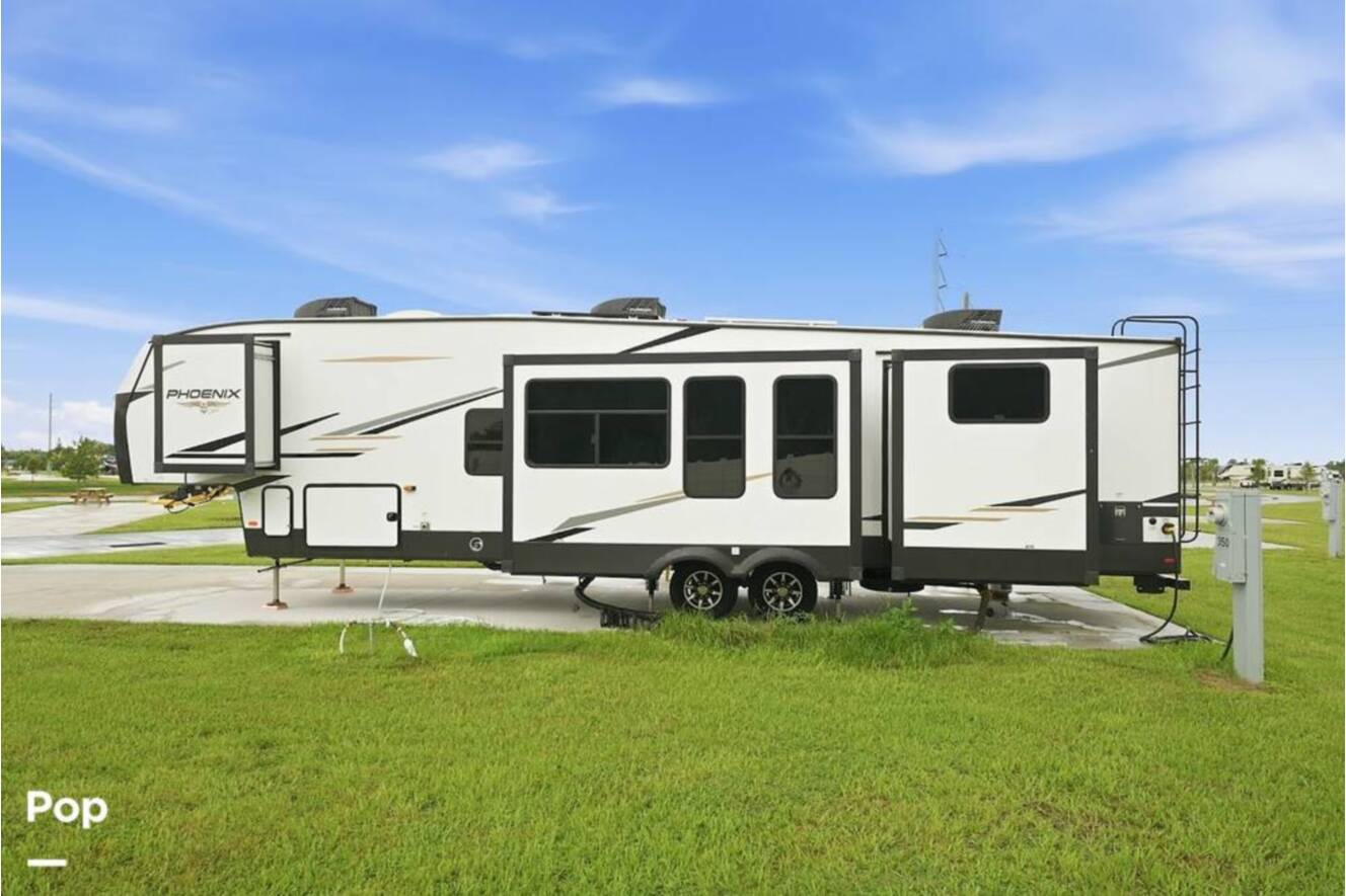 A photo of this 2023 Shasta Phoenix 367BH