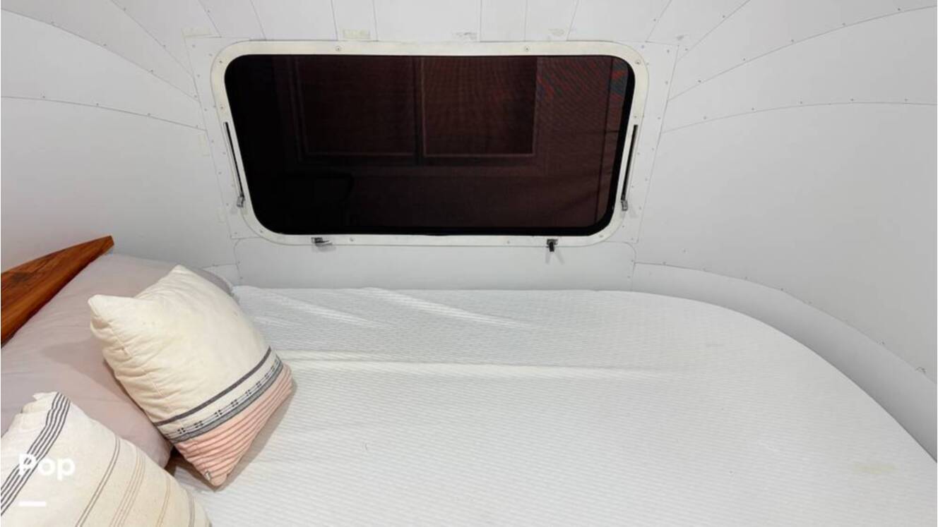 A photo of this 1973 Airstream Sovereign 31