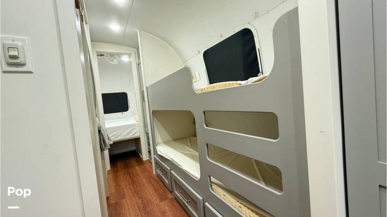 A photo of this 1973 Airstream Sovereign 31