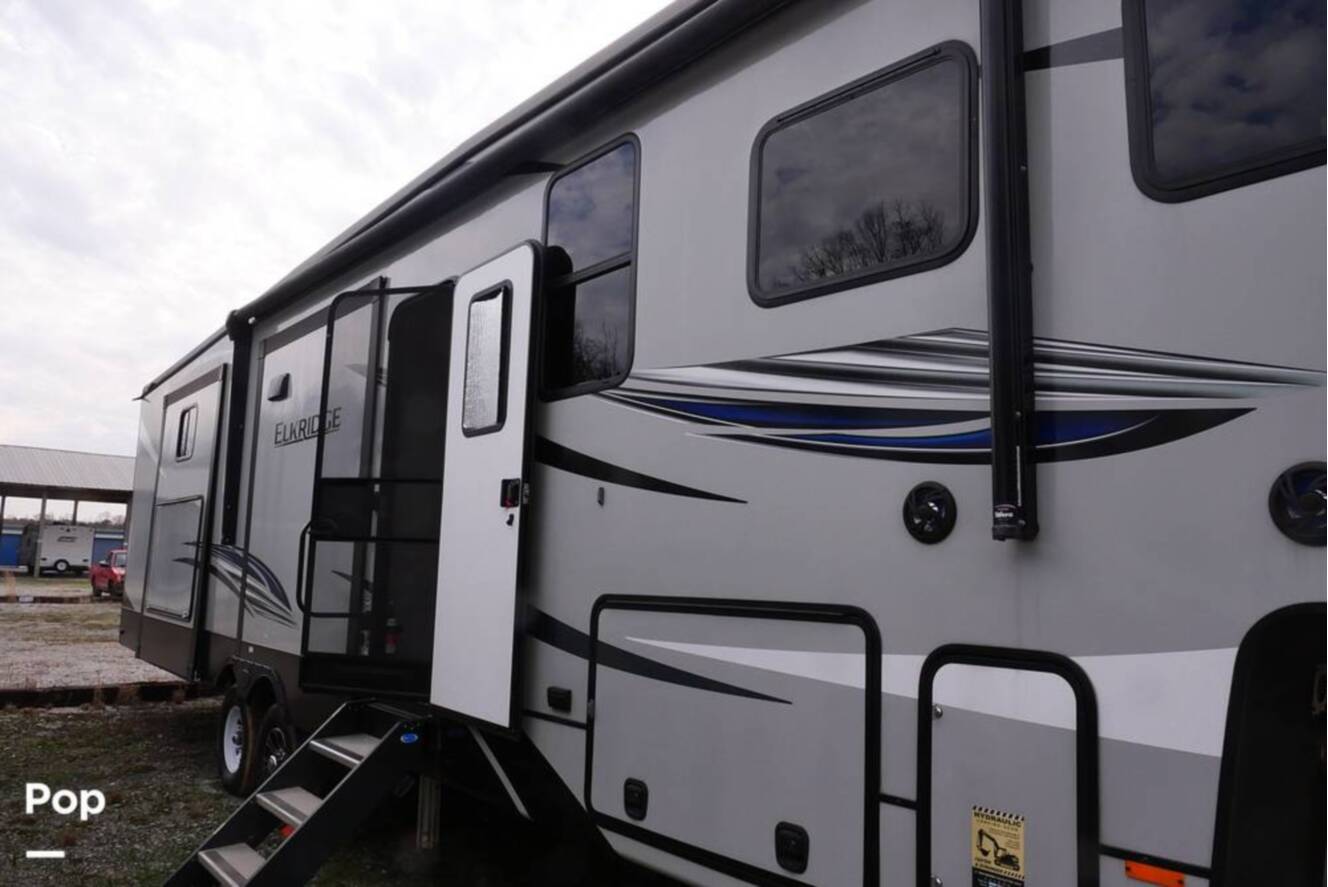 A photo of this 2021 Heartland ElkRidge 38RSRT