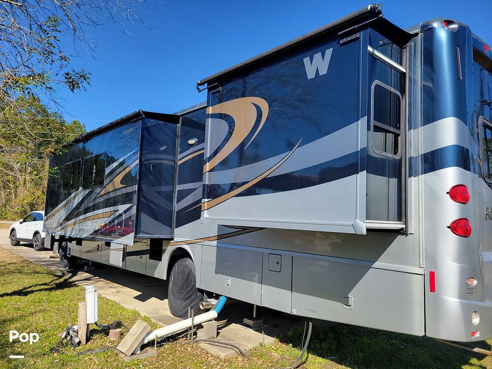 2014 Winnebago Adventurer 38Q in biloxi MS