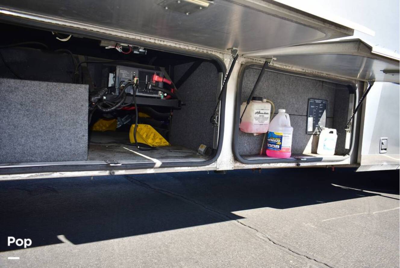 A photo of this 2006 Airstream Land Yacht A37