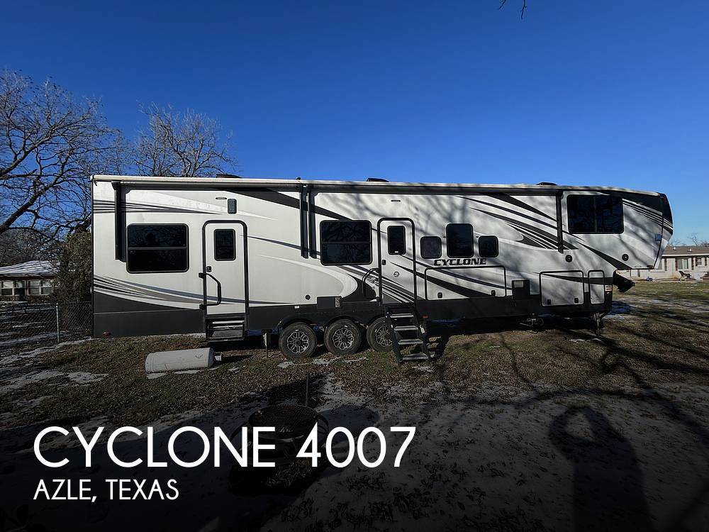2021 Heartland Cyclone 4007 in azle TX