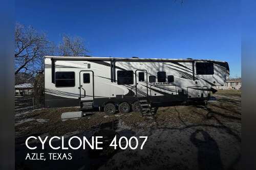 2021 Heartland Cyclone 4007 in azle TX