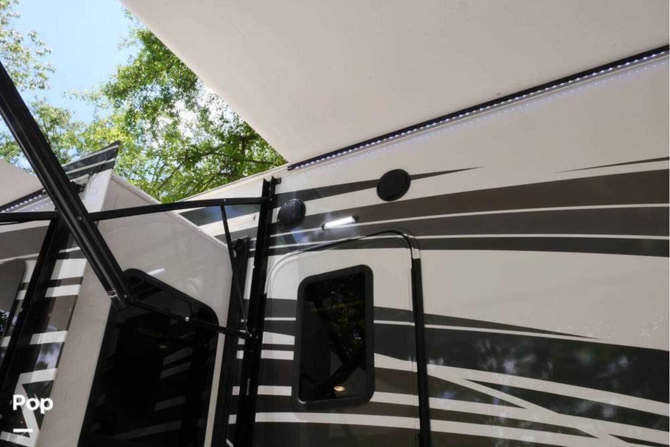 A photo of this 2022 Vanleigh Rv Beacon 42RDB