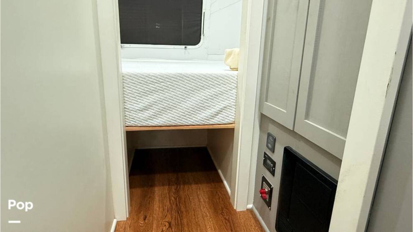 A photo of this 1973 Airstream Sovereign 31