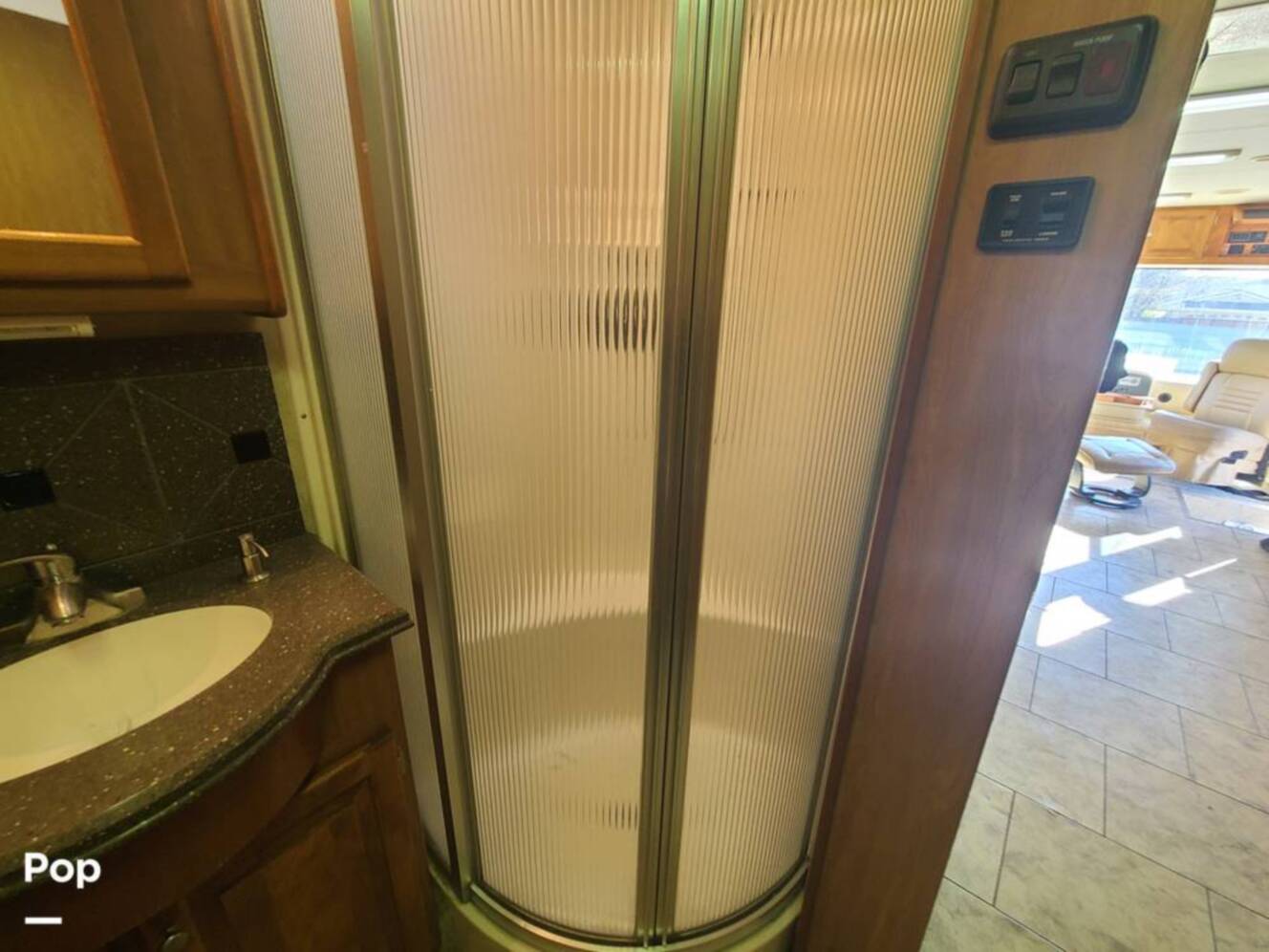 A photo of this 2009 Tiffin Allegro Bay 35TSB