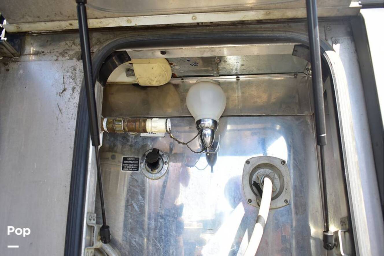 A photo of this 2006 Airstream Land Yacht A37