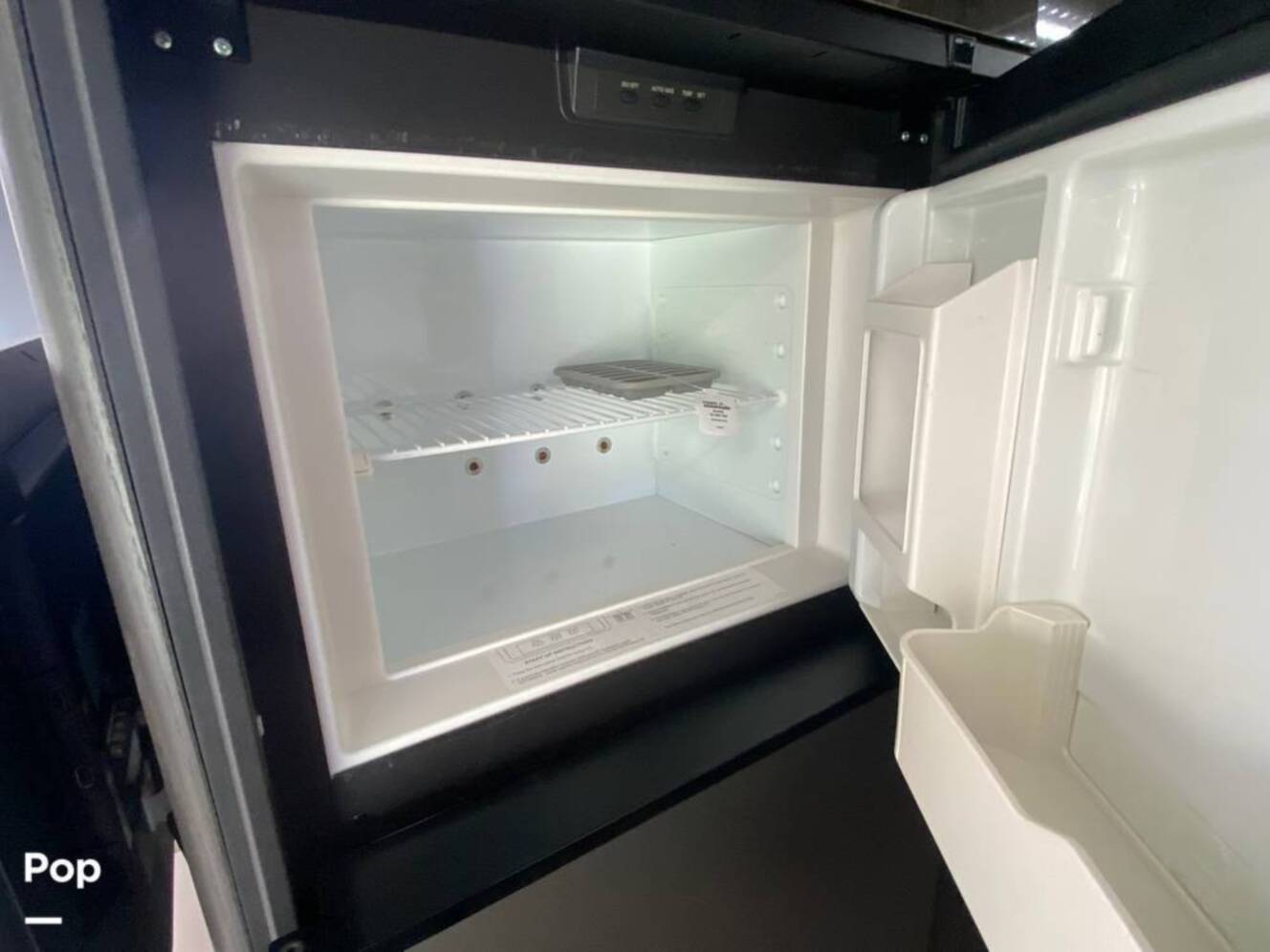 A photo of this 2014 Airstream International Serenity 27FB