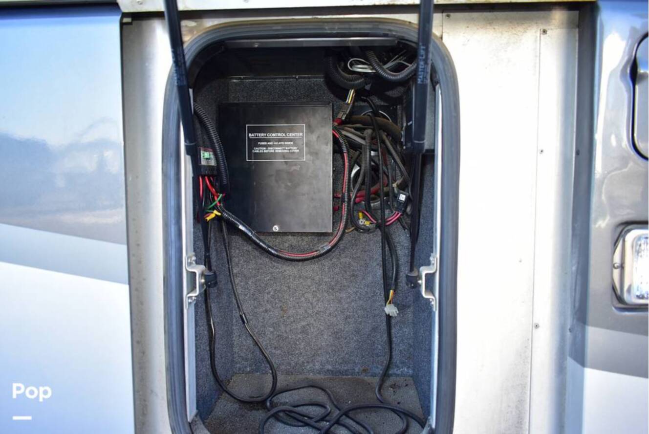 A photo of this 2006 Airstream Land Yacht A37