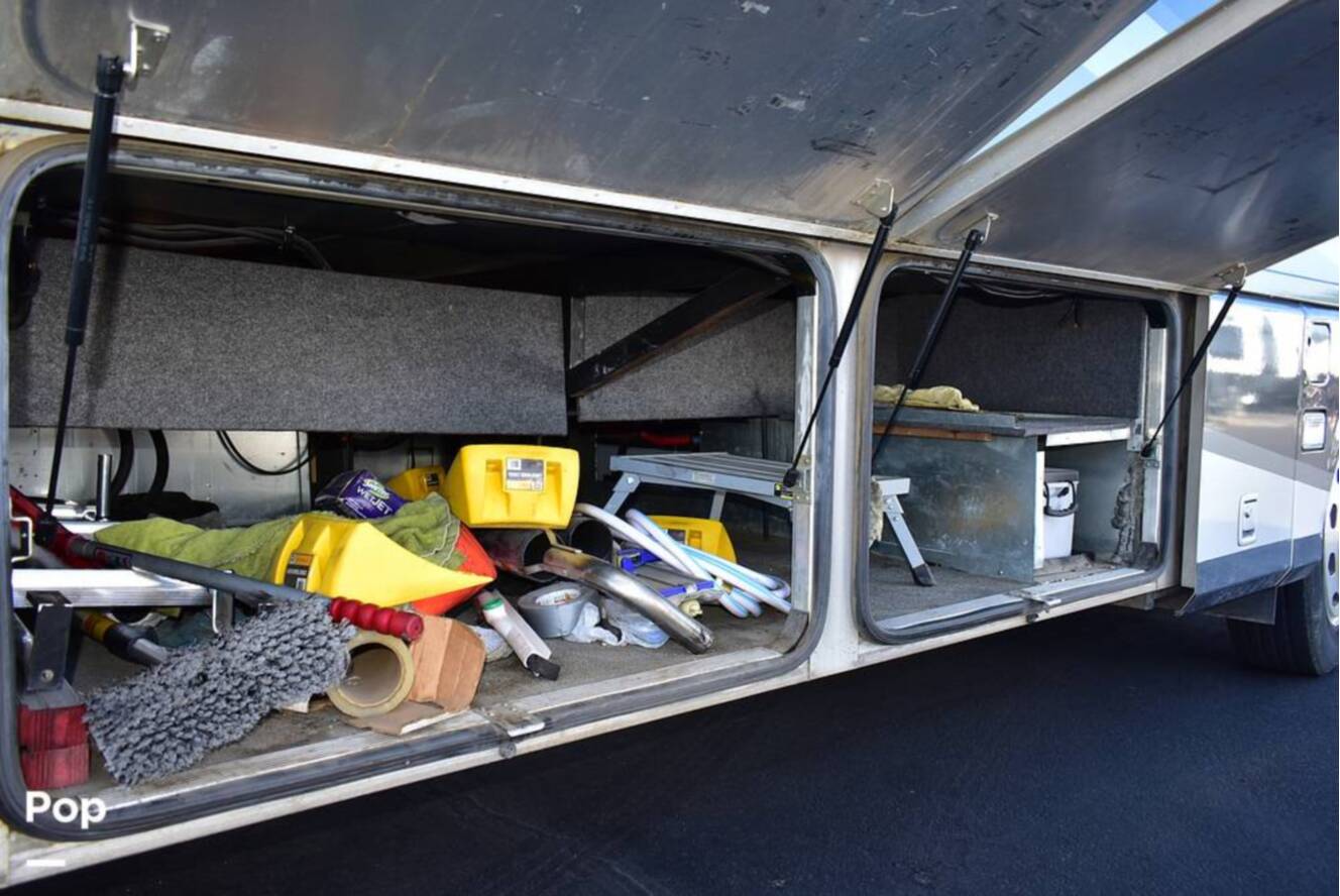 A photo of this 2006 Airstream Land Yacht A37