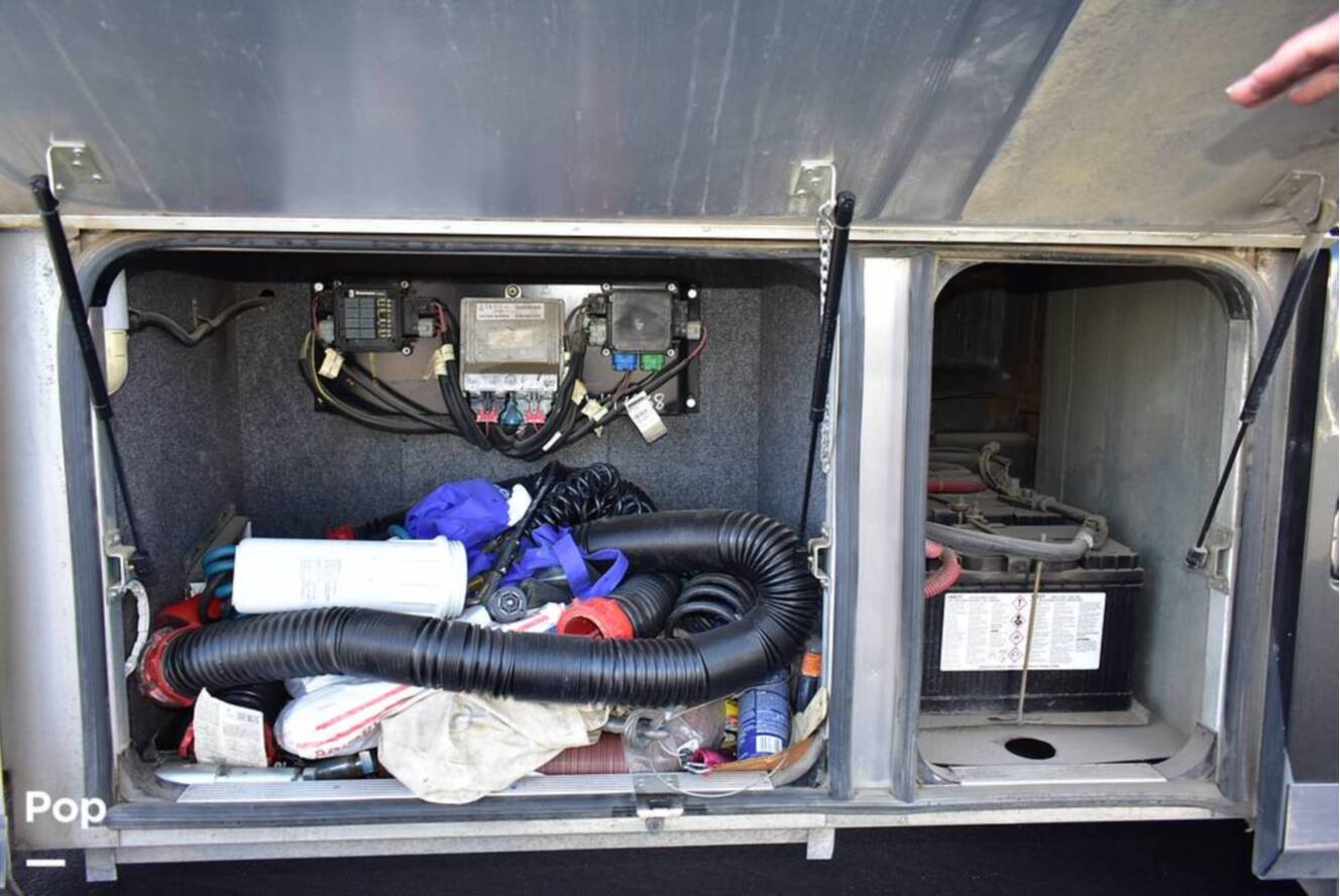 A photo of this 2006 Airstream Land Yacht A37