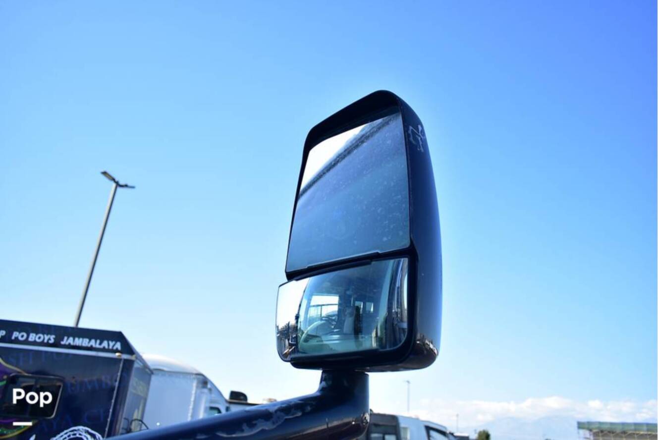 A photo of this 2006 Airstream Land Yacht A37