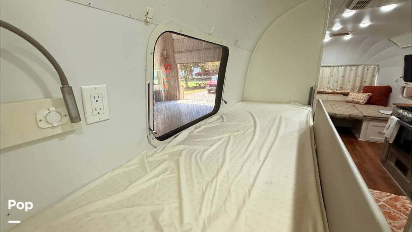A photo of this 1973 Airstream Sovereign 31