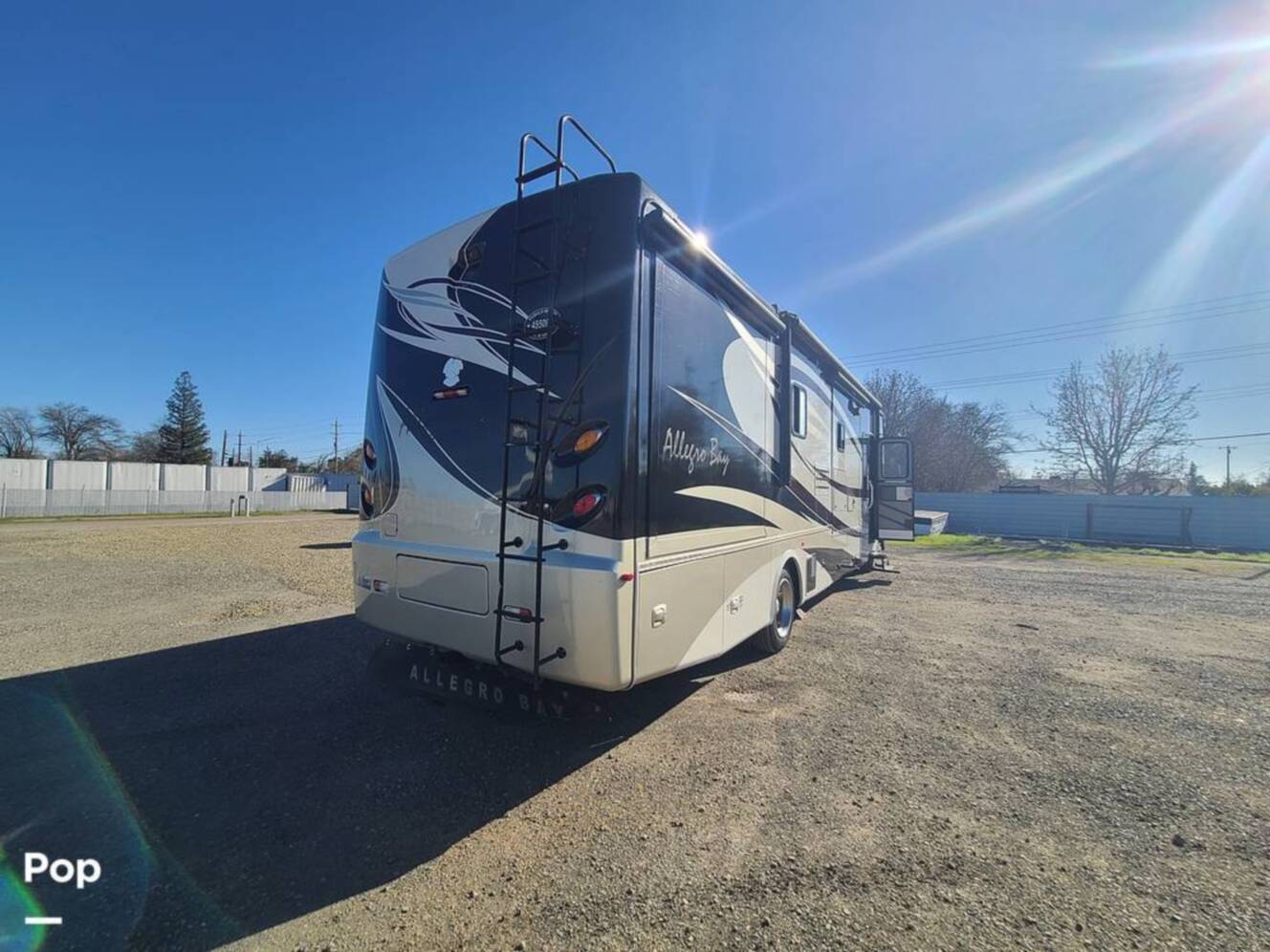 A photo of this 2009 Tiffin Allegro Bay 35TSB