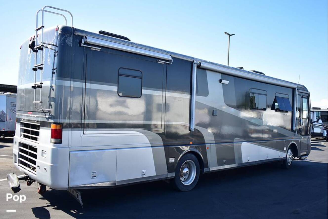 A photo of this 2006 Airstream Land Yacht A37