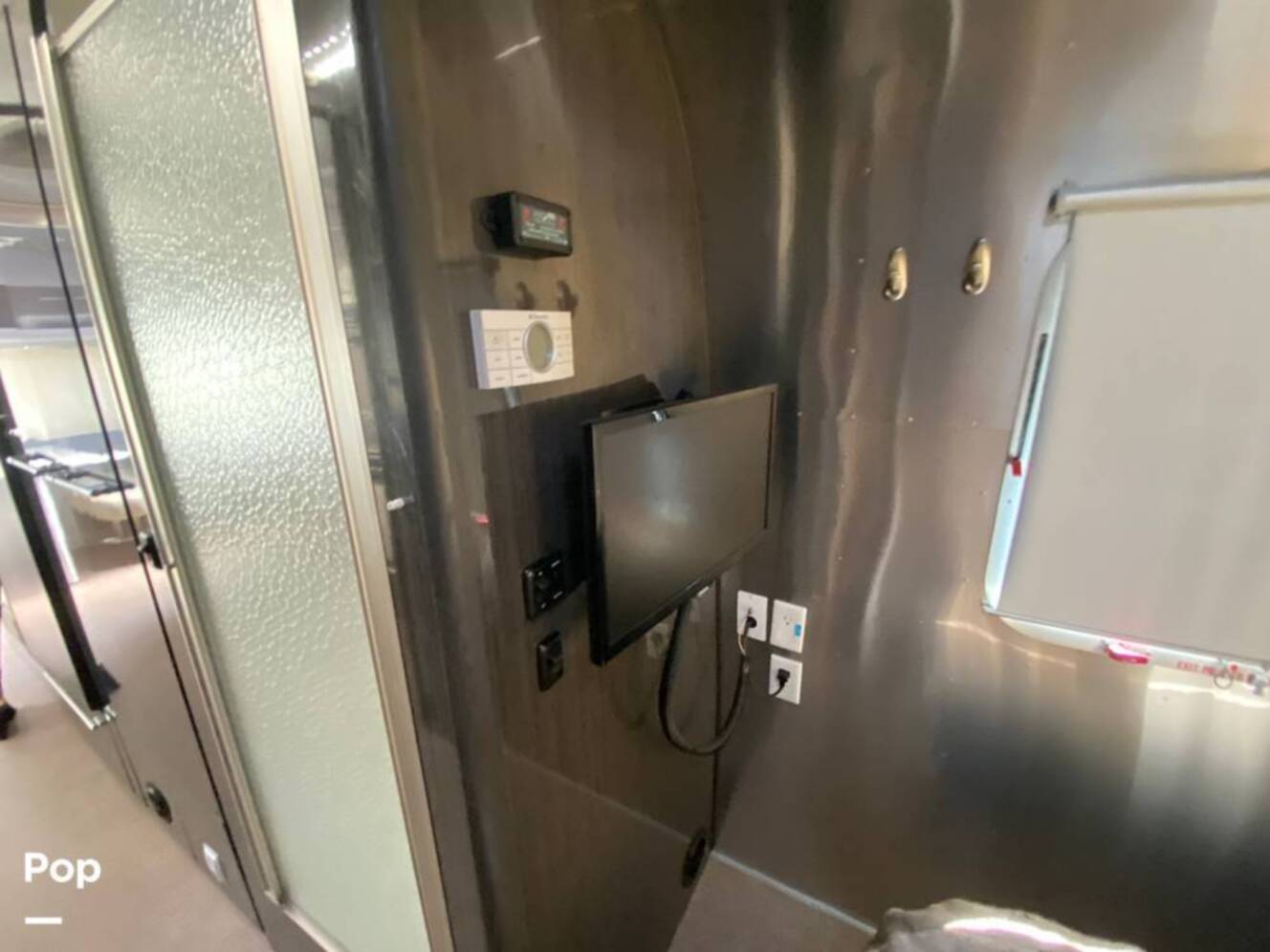 A photo of this 2014 Airstream International Serenity 27FB