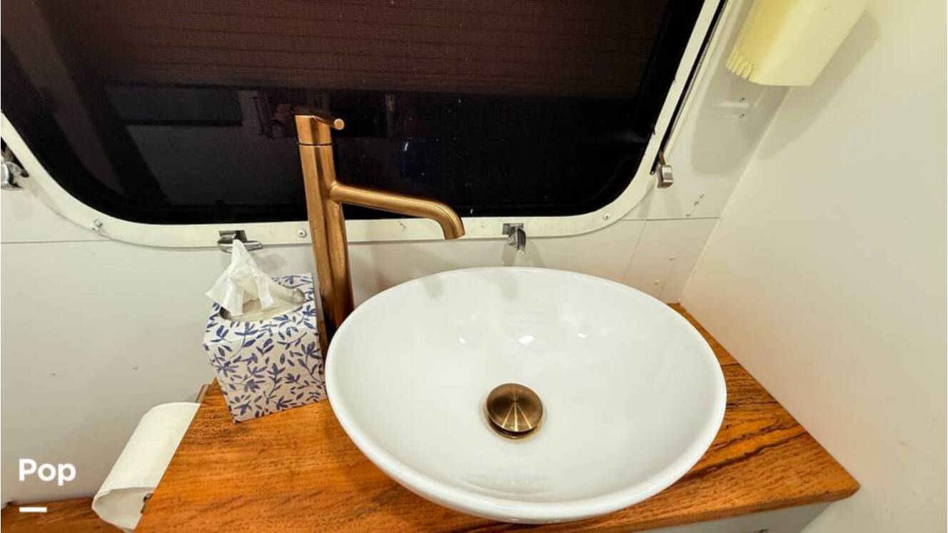 A photo of this 1973 Airstream Sovereign 31