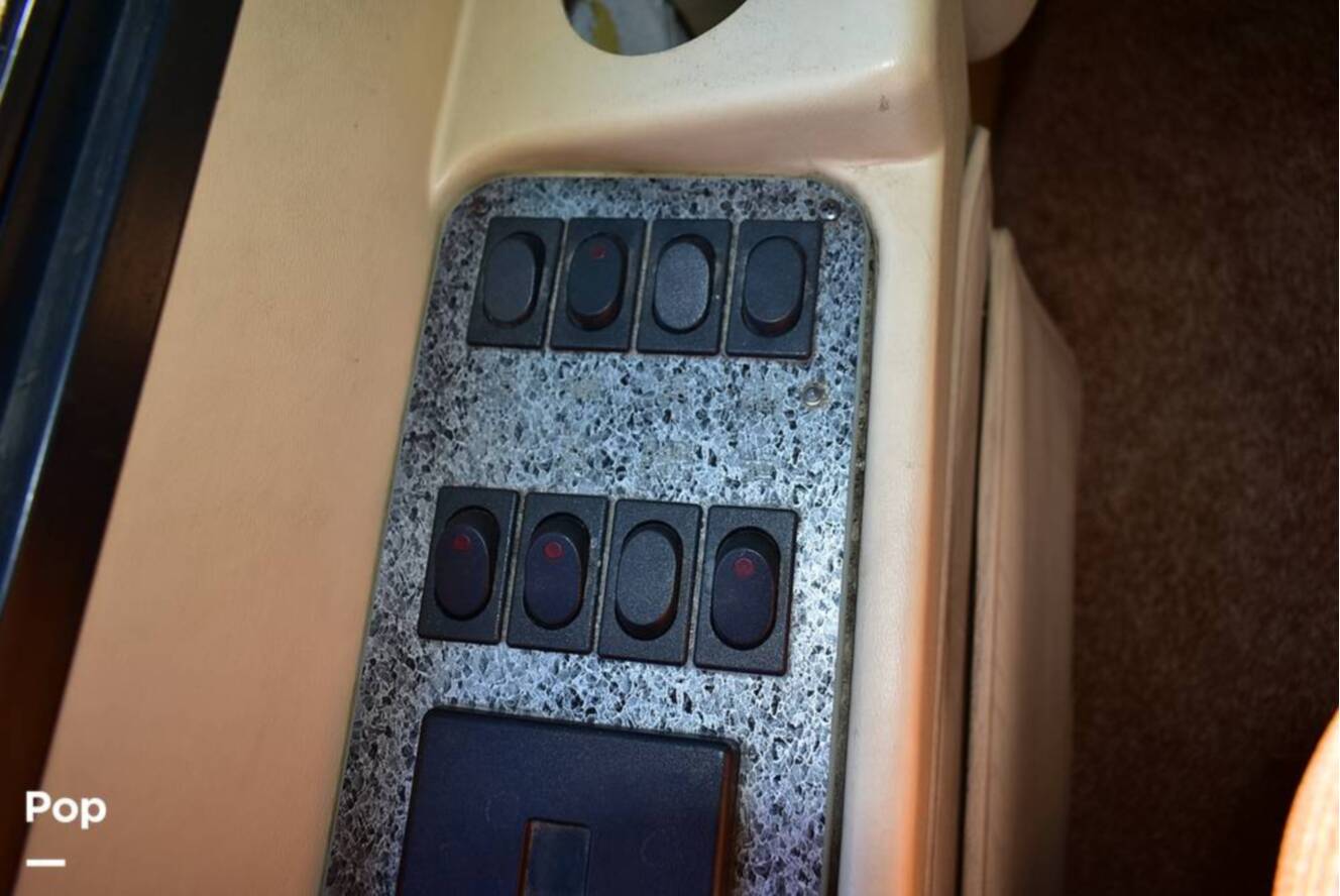 A photo of this 2006 Airstream Land Yacht A37