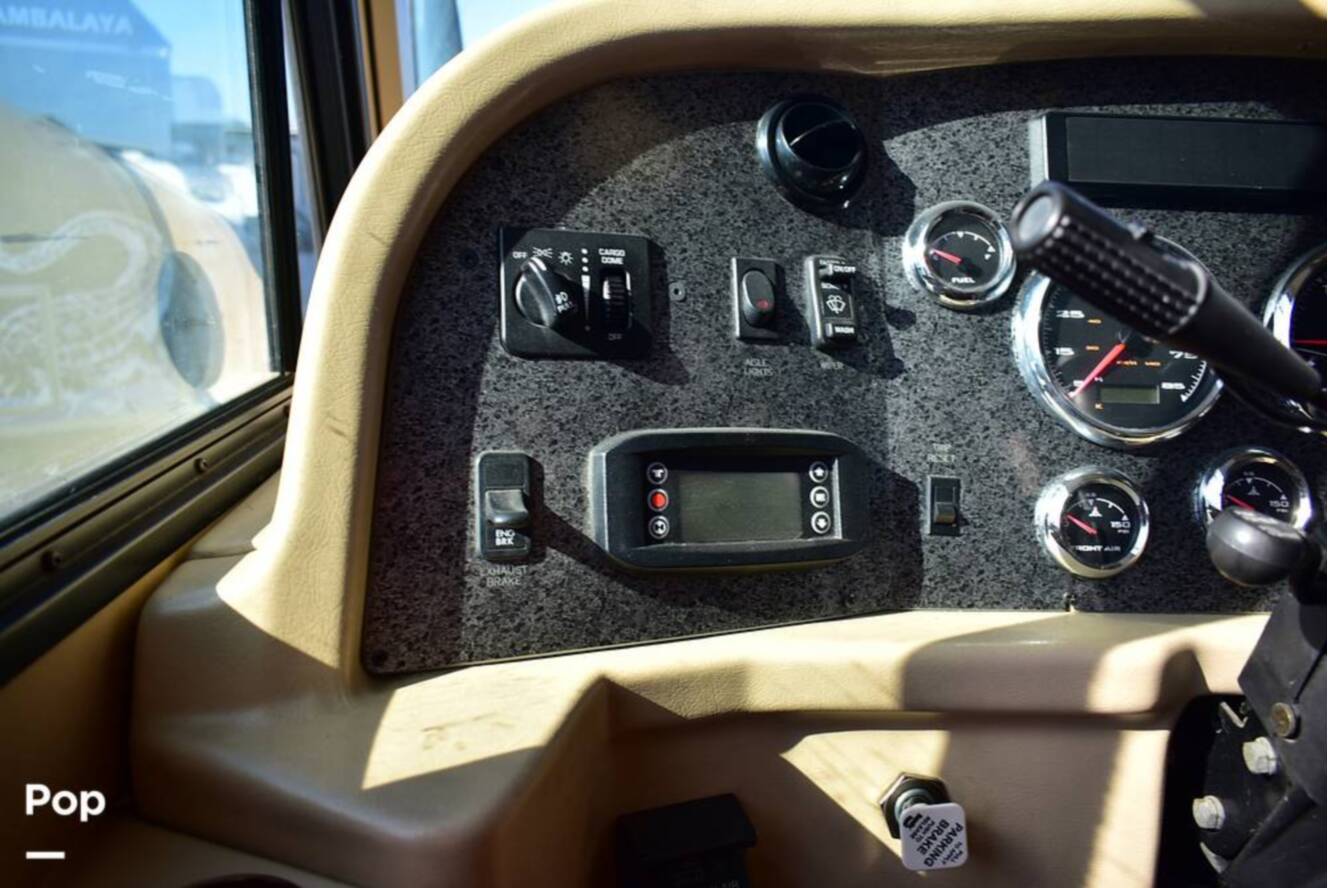 A photo of this 2006 Airstream Land Yacht A37