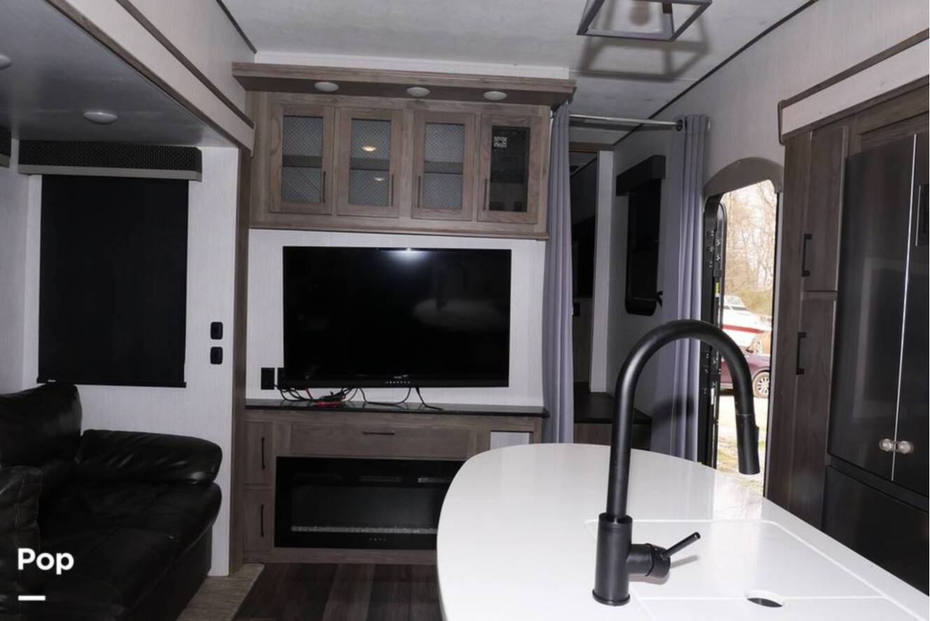 A photo of this 2021 Heartland ElkRidge 38RSRT