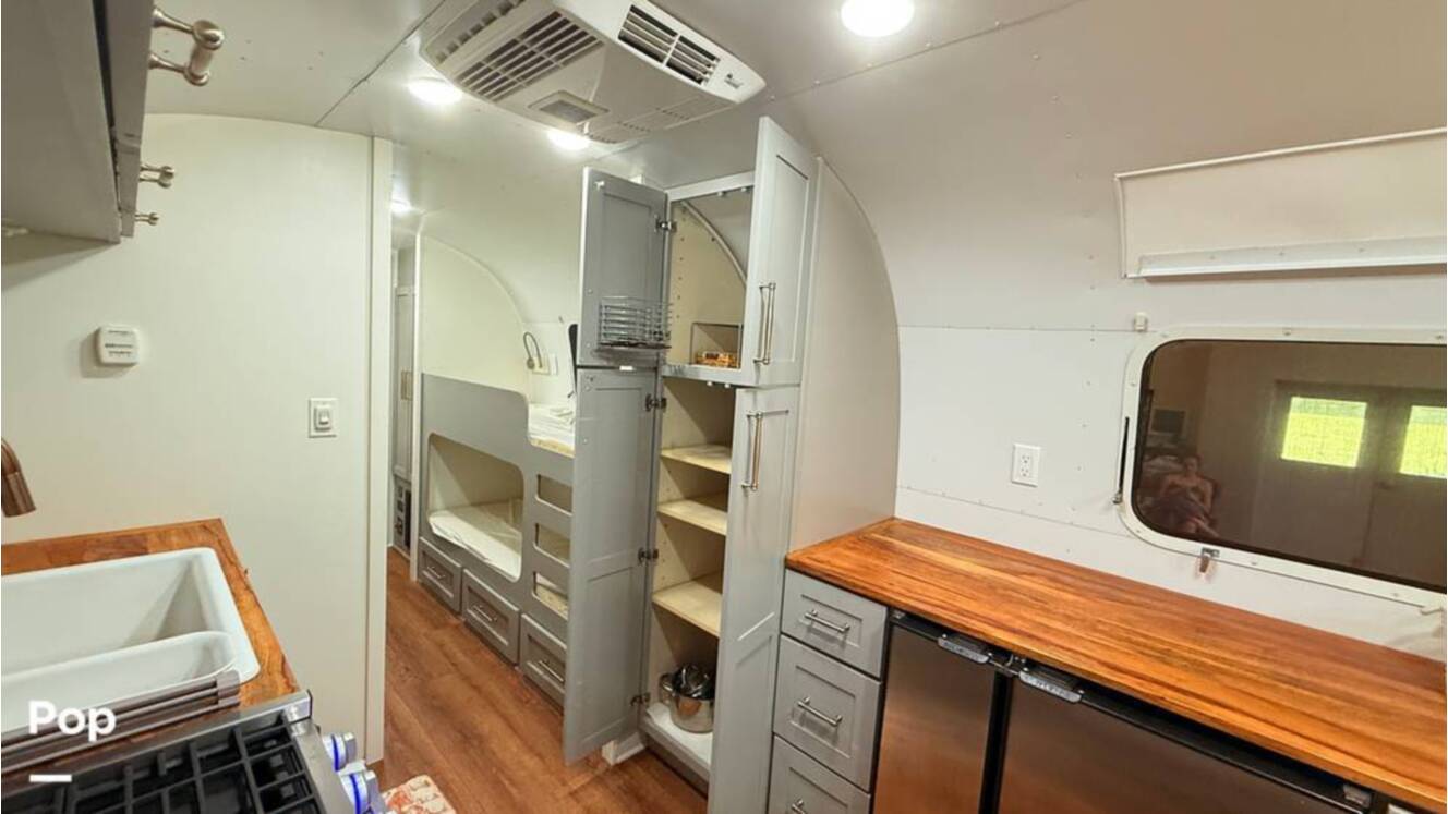 A photo of this 1973 Airstream Sovereign 31