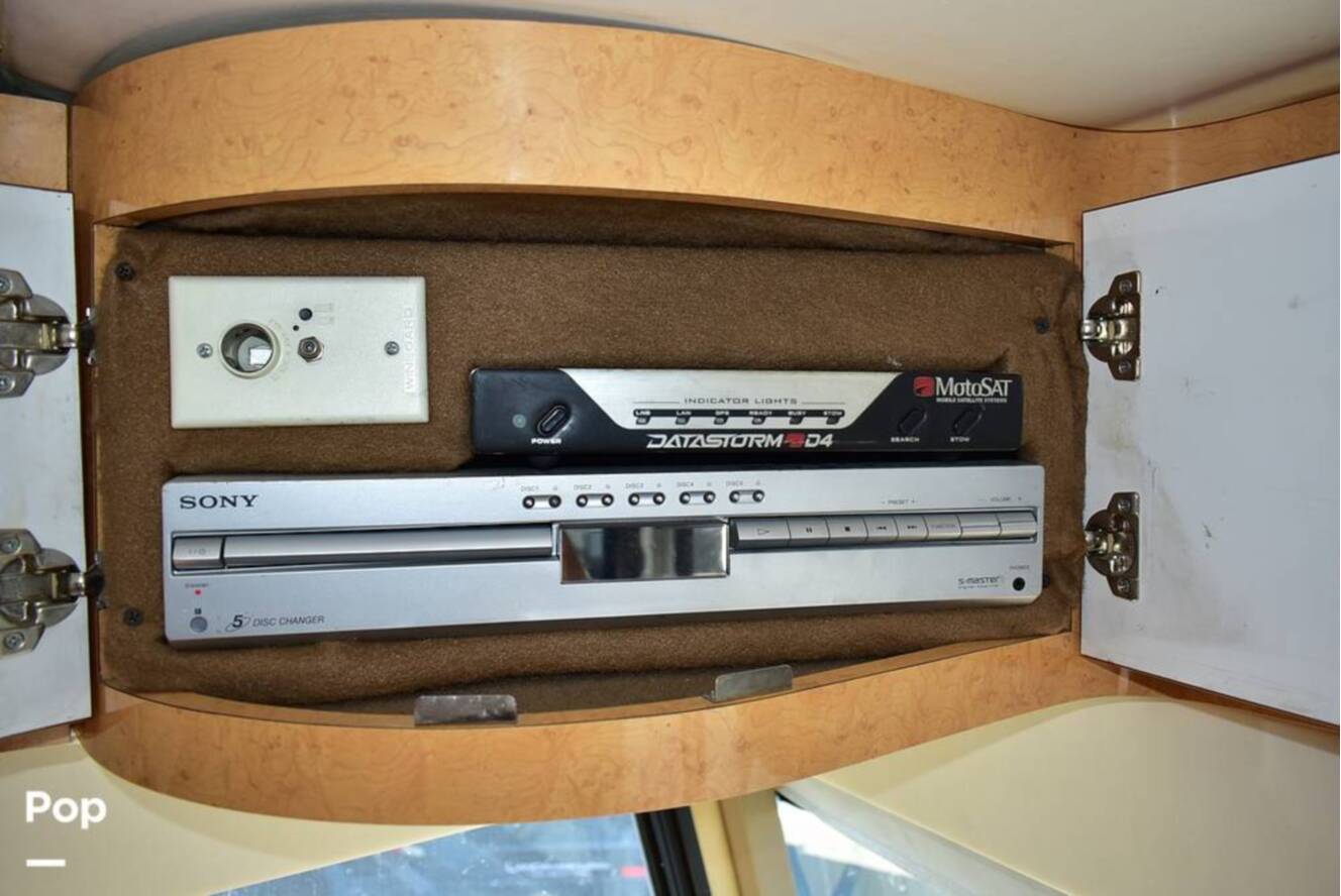 A photo of this 2006 Airstream Land Yacht A37