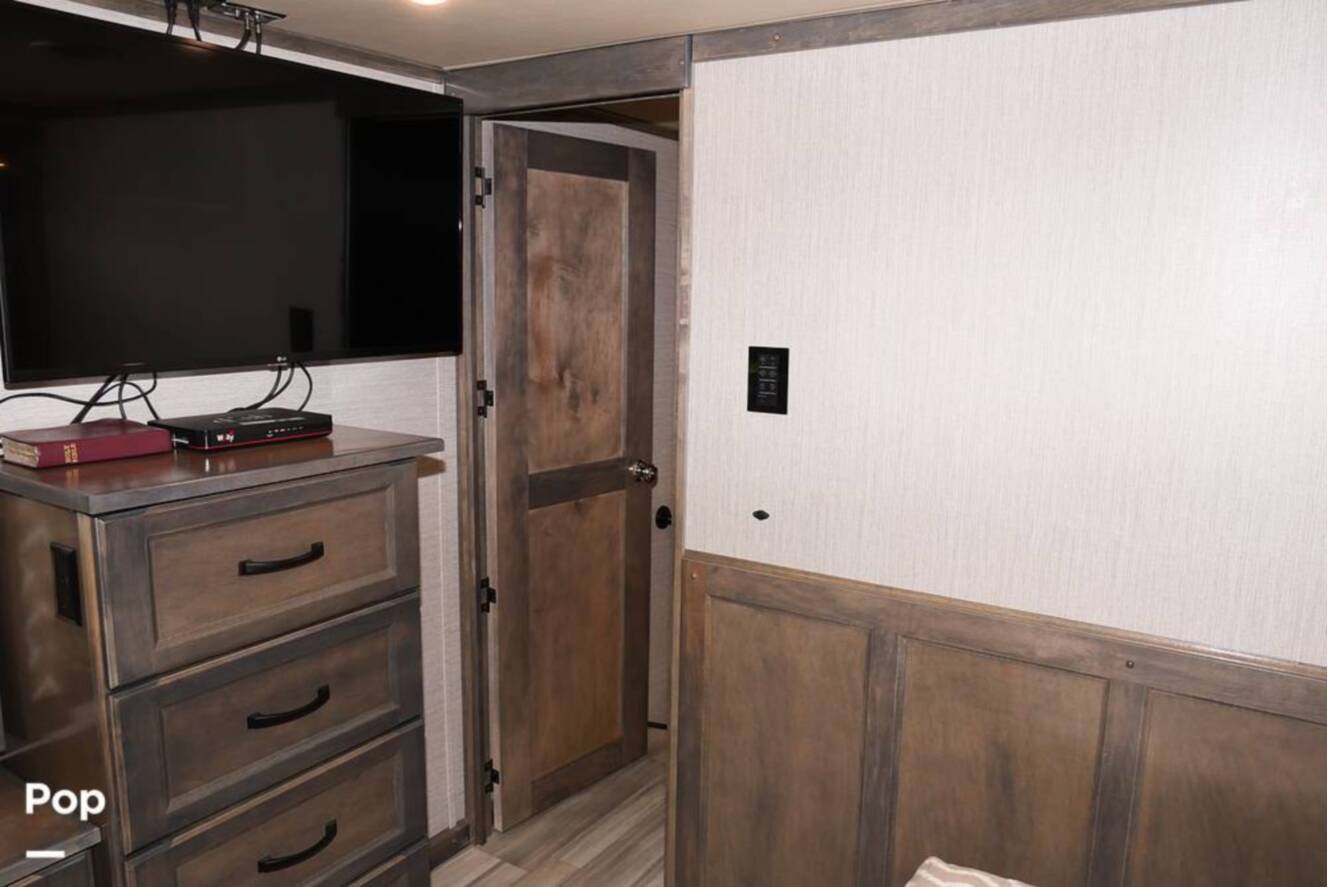 A photo of this 2022 Vanleigh Rv Beacon 42RDB