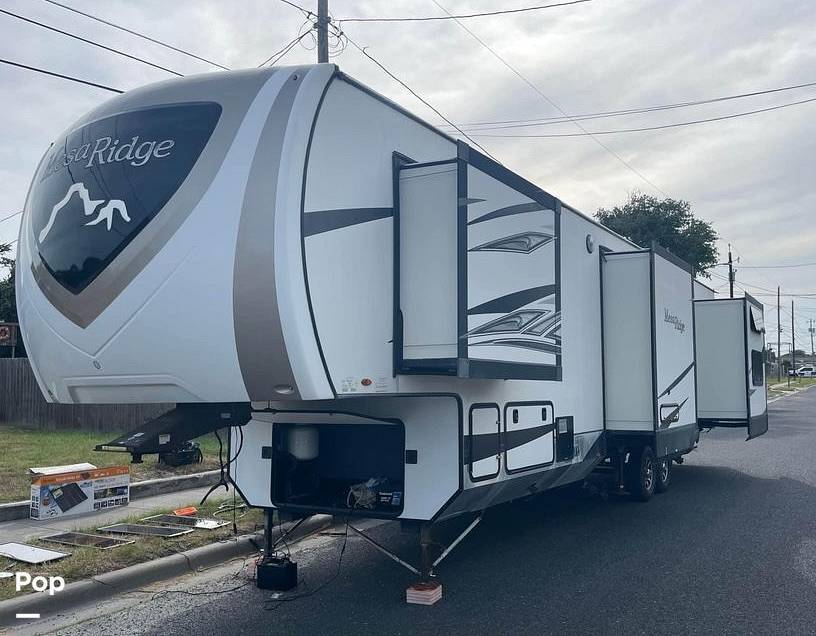 2019 Highland Ridge Mesa Ridge 374BHS MF374BHS in aransas pass TX