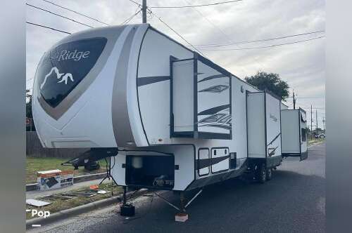 2019 Highland Ridge Mesa Ridge 374BHS MF374BHS in aransas pass TX