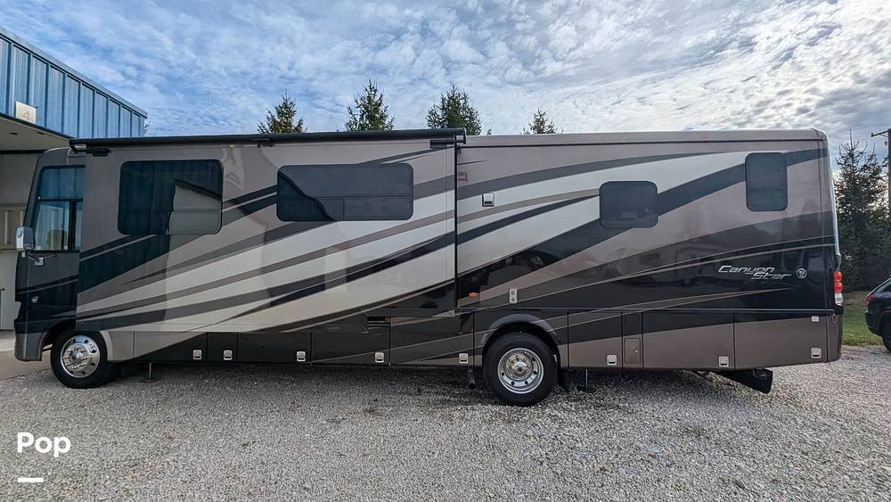 2018 Newmar Canyon Star 3710 in greenfield IN
