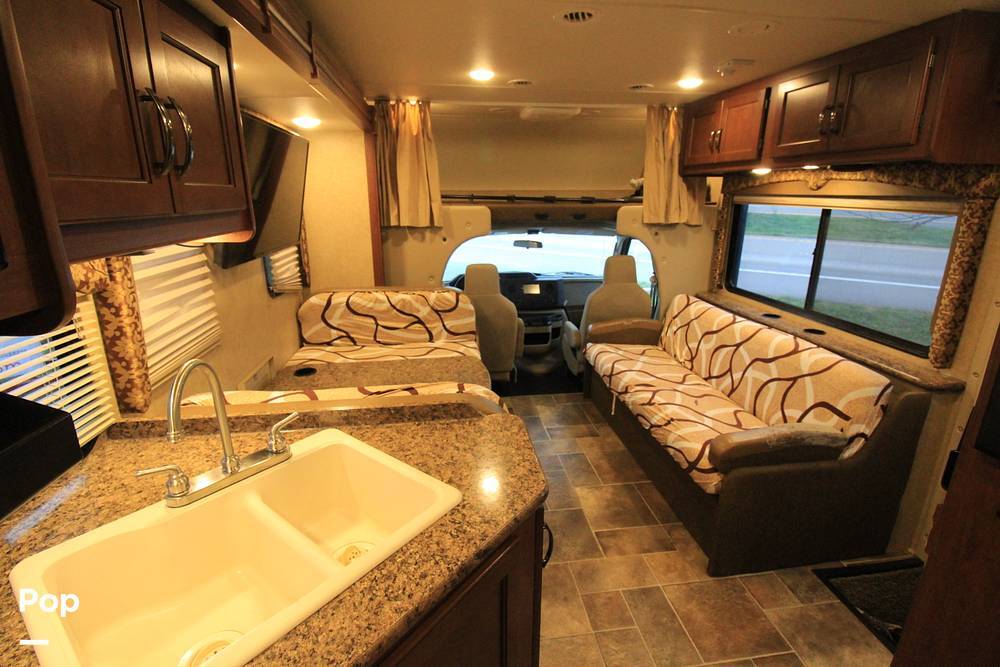 2017 Thor Motor Coach Freedom Elite 29FE in waynesville OH