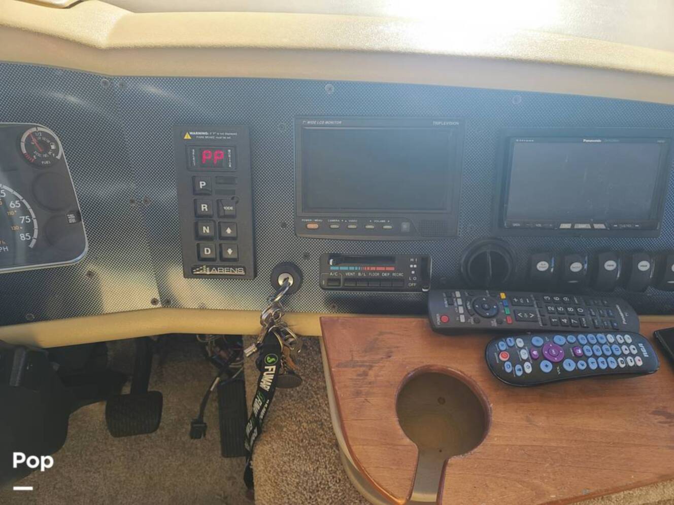 A photo of this 2009 Tiffin Allegro Bay 35TSB