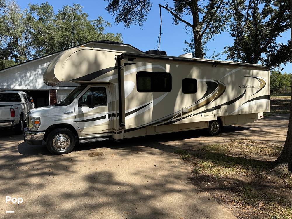 2015 Thor Motor Coach Chateau 31W in frankston TX