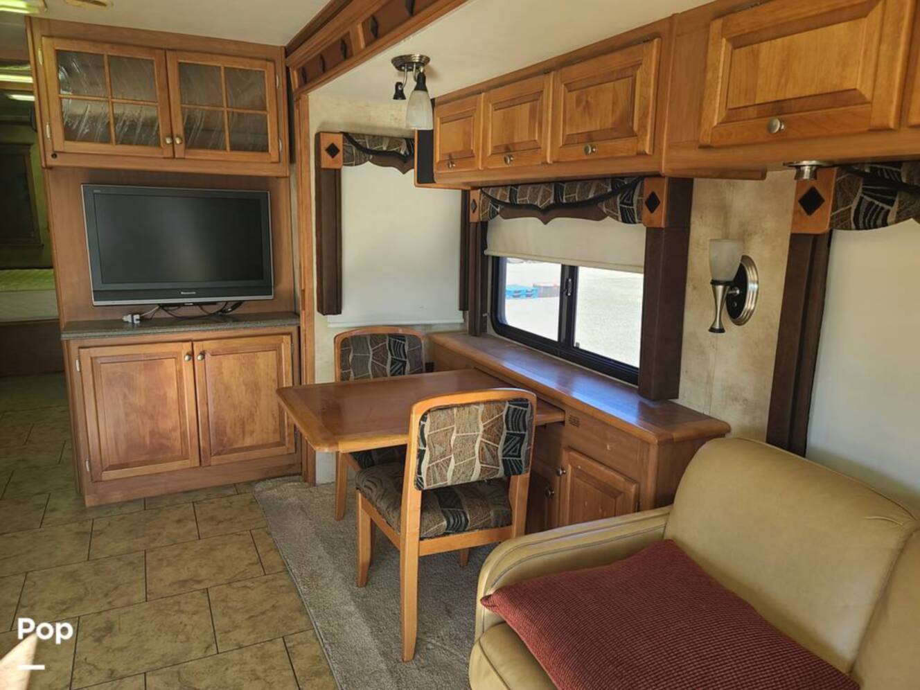 A photo of this 2009 Tiffin Allegro Bay 35TSB