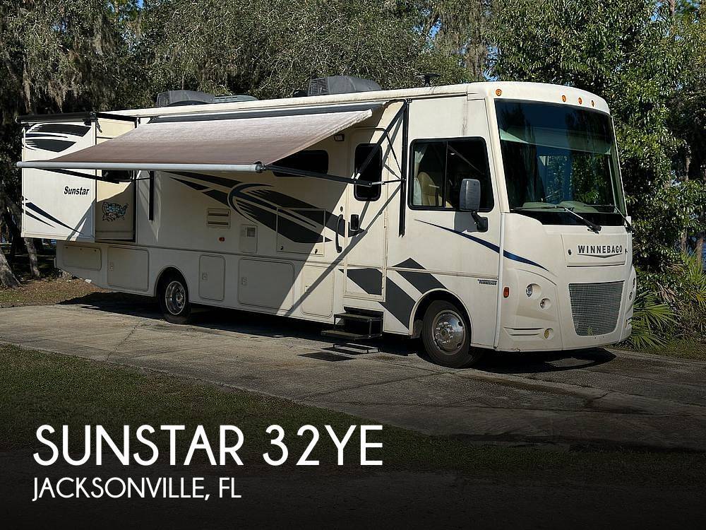 2018 Winnebago Sunstar 32YE RV