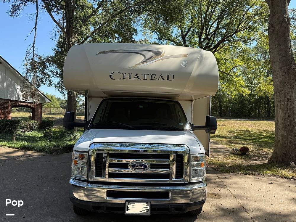 2015 Thor Motor Coach Chateau 31W in frankston TX