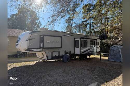 2021 Cherokee Arctic Wolf 3770SUITE in gilmer TX